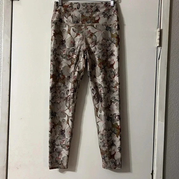 SAVVI Miya Petal Floral Leggings Botanical Smooth M Medium High Waisted - Picture 2 of 10